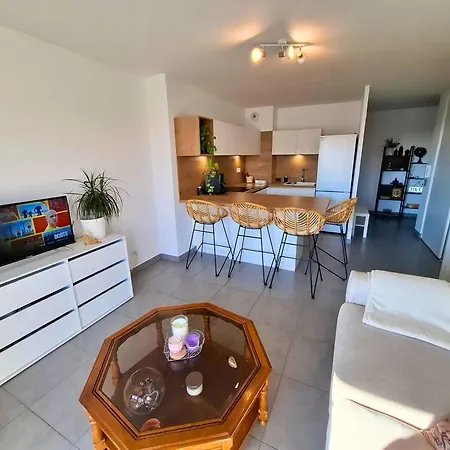T2 Confort Proche Centre & Plages, Parking, Clim דירה *