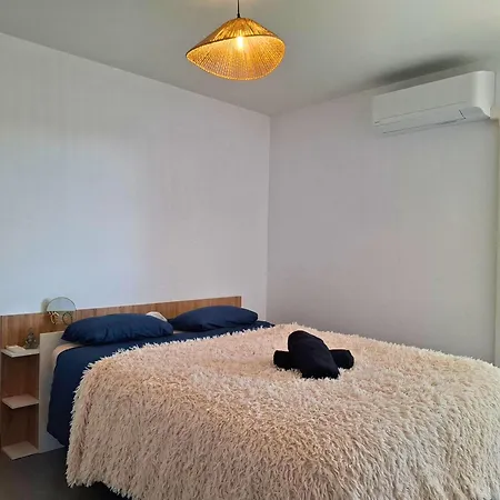 דירה T2 Confort Proche Centre & Plages, Parking, Clim *