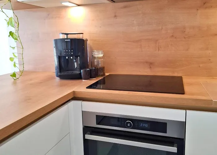 T2 Confort Proche Centre & Plages, Parking, Clim *